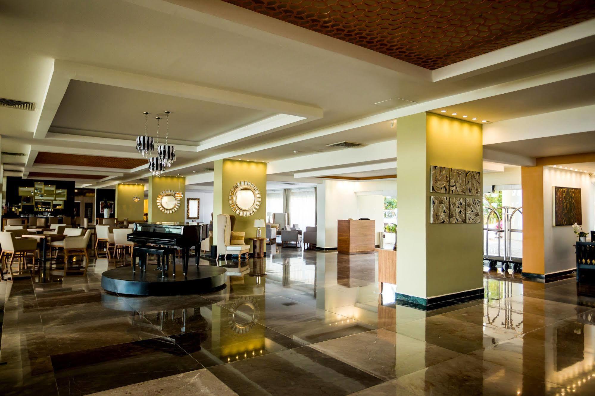Dreams Sands & (adults Only) Resort