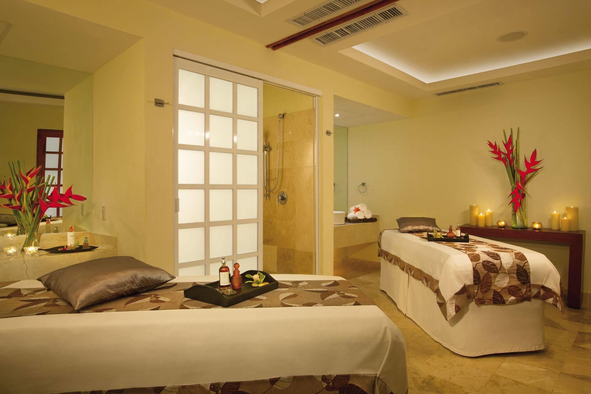 Resort Dreams Sands & (adults Only) Cancún